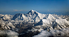 284px-Mount_Everest_as_seen_from_Drukair2_PLW_edit